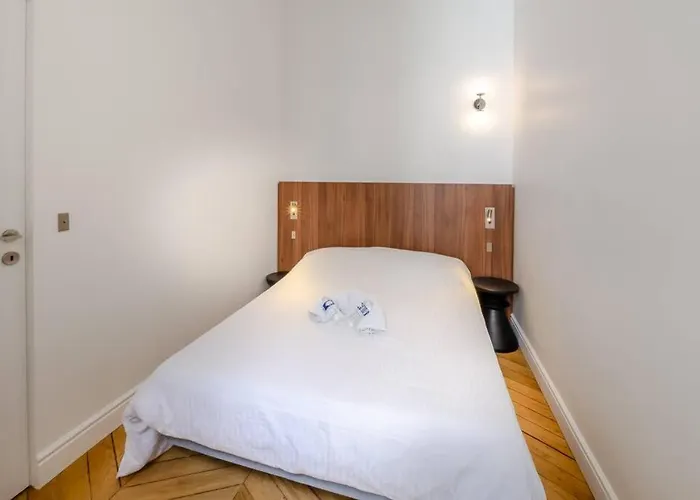 De Standing 5 - Tour Eiffel/invalides Apartament
